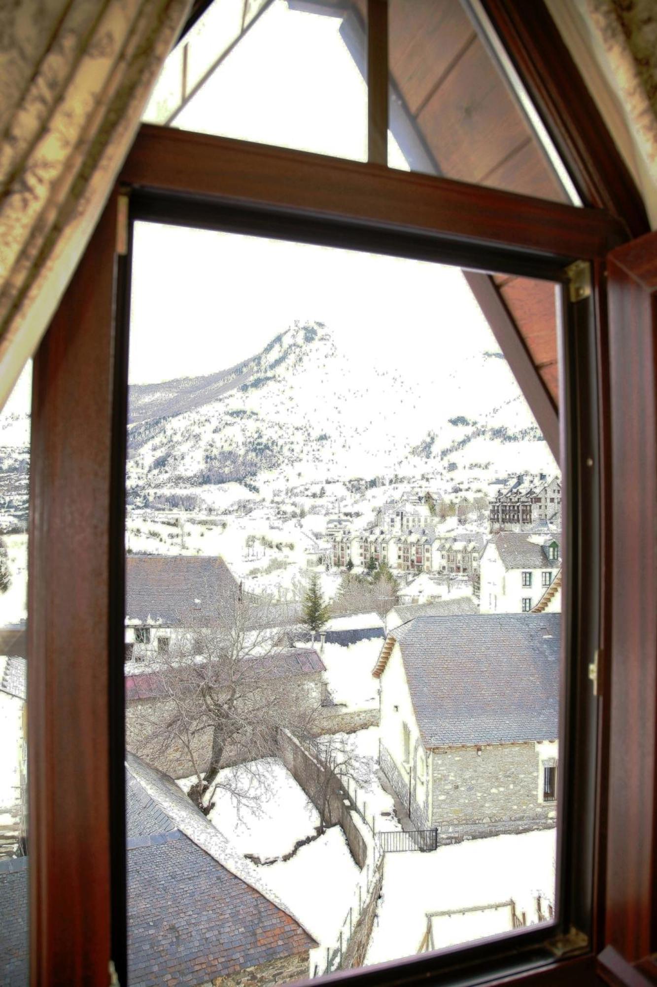 Hotel Almud Sallent De Gallego Room photo