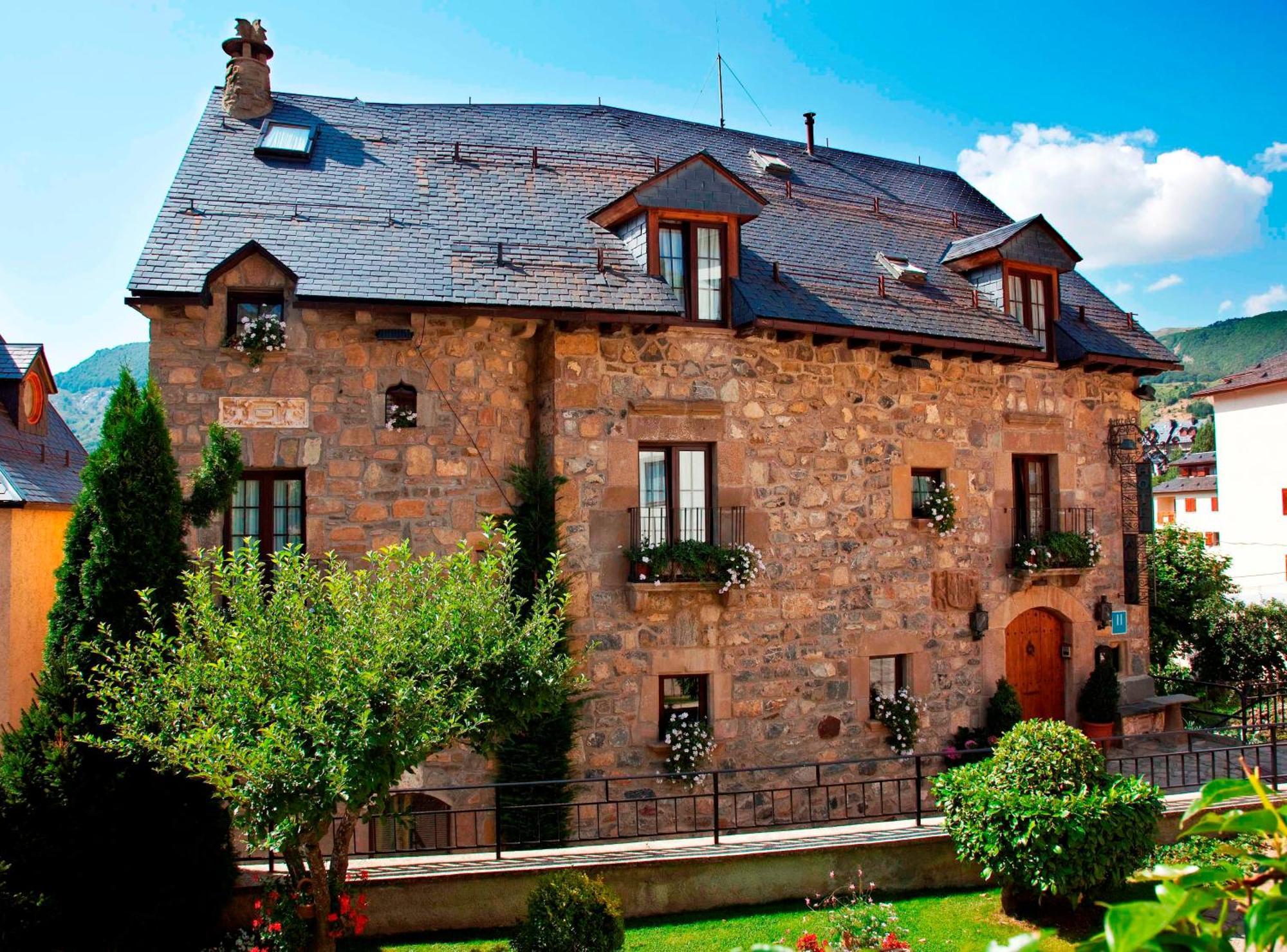 Hotel Almud Sallent De Gallego Exterior photo
