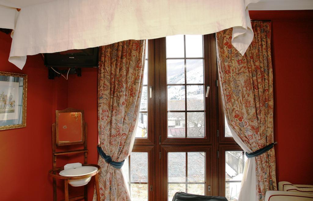 Hotel Almud Sallent De Gallego Room photo